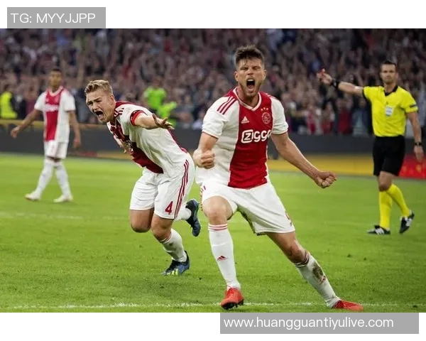 阿贾克斯主场战胜费耶诺德克拉森莫吉奥双双进球助力胜利