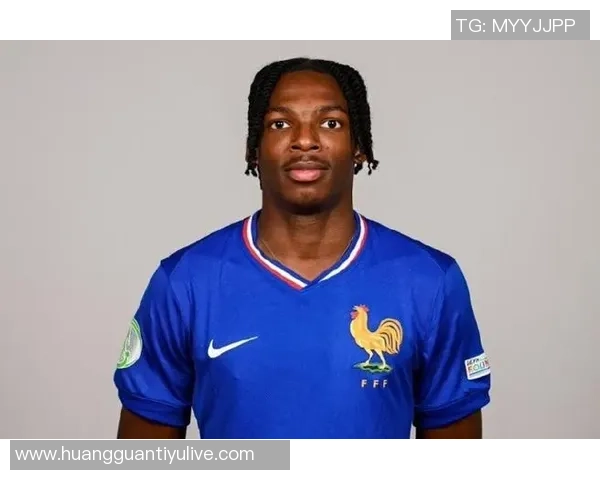 雅凯加盟利物浦感言：能为伟大的足球俱乐部效力倍感荣幸