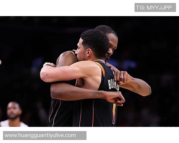 布克强调团队合作重要性力求避免单打独斗保持合理出手机会